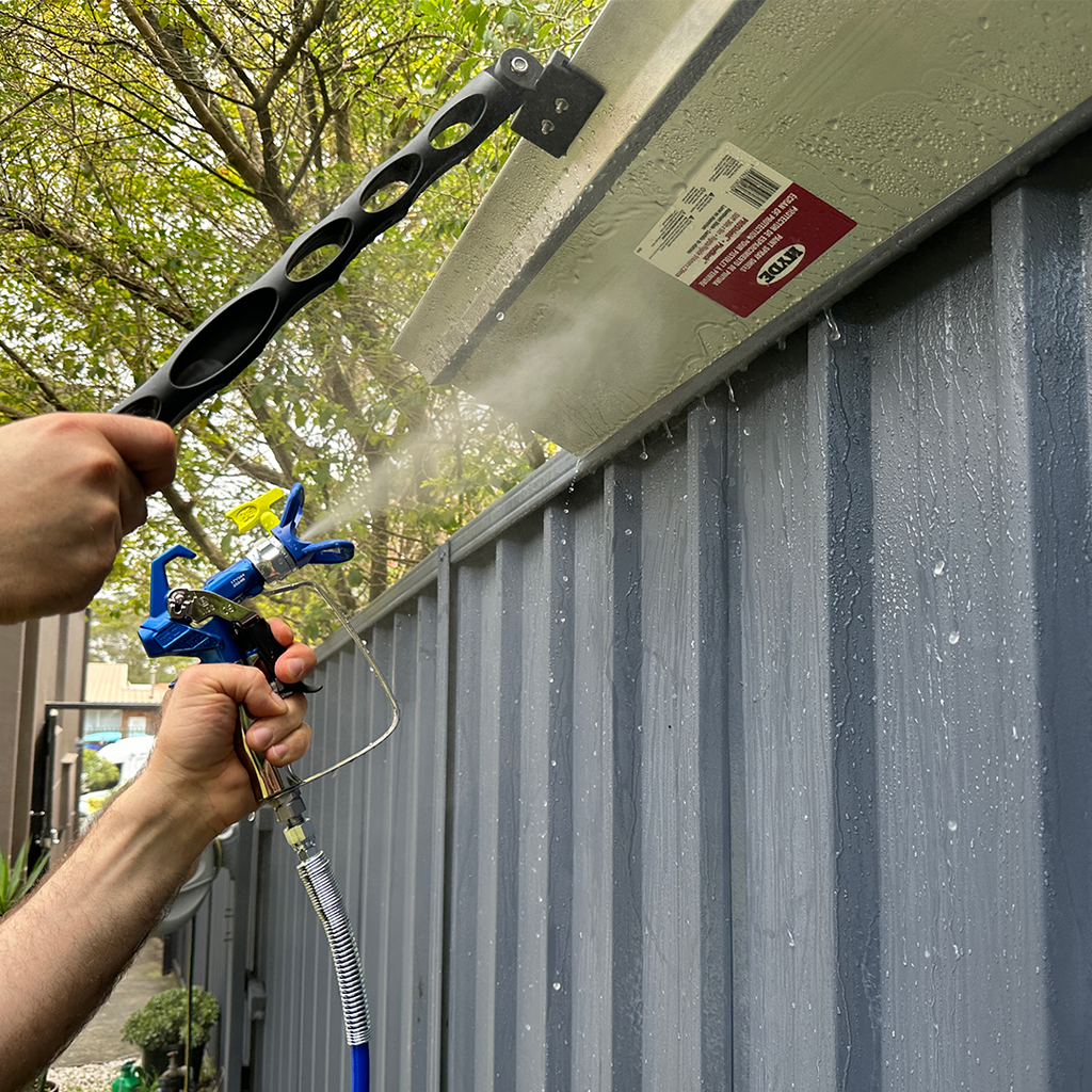 Hyde Spray Shield Aluminium Blade -  Plastic Handle ideal for airless spraying